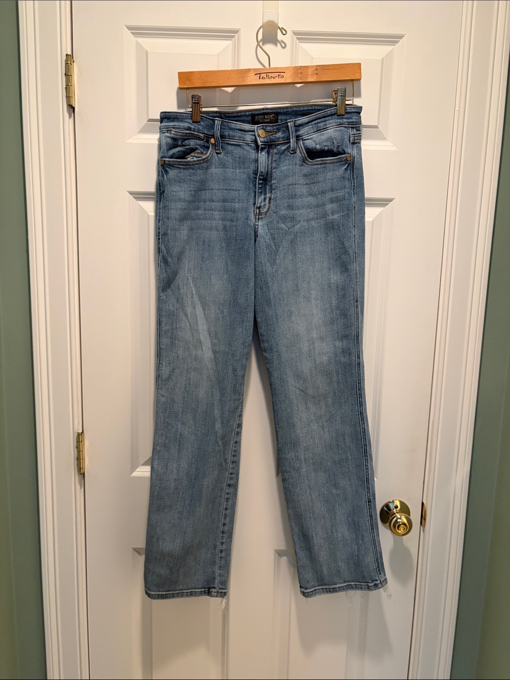 Light Wash Naturally Distressed Women's Straight Jeans - Judy Blue Dad Jeans